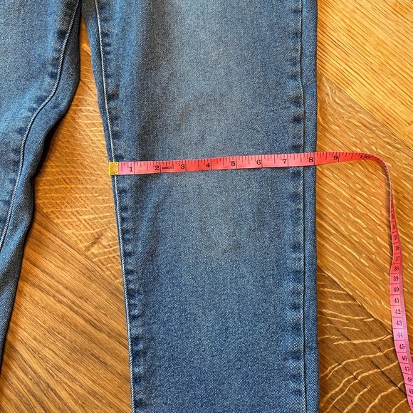 Hi Rise Curvy Mom Jeans - Picture 9 of 11